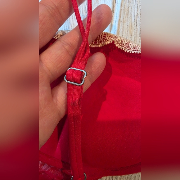 Victoria’s Secret Size 34A Very Sexy Plunge Red Lace Festuve Floral Bra - Picture 10 of 10